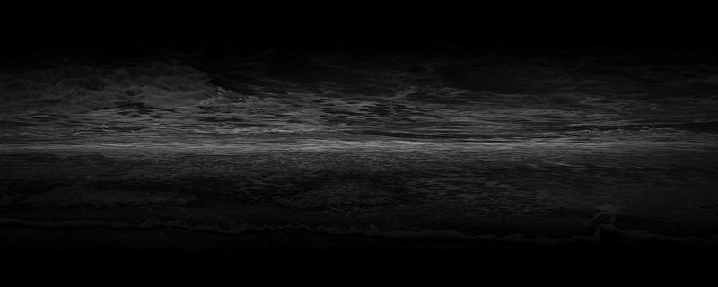 Schwarze Szene mit horizontalem weißem Streif in der Mitte, der seine unmittelbare Umgebung in hellem Grau erstrahlen lässt.  