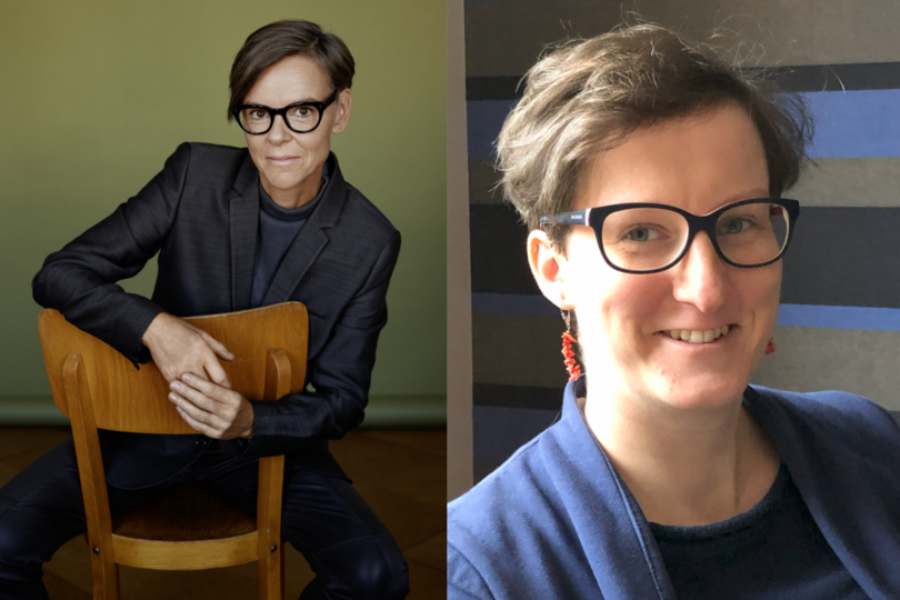 Antje Rávik Strubel, Foto: Marcus Höhn/S. Fischer Verlag; Agata Teperek, Foto: Łukasz Kowalkowski Zweiteilige Collage mit einer Person in schwarzem Anzug, die auf einem Holzstuhl sitzt, und einer Person in blauem Oberteil vor einem Fenster